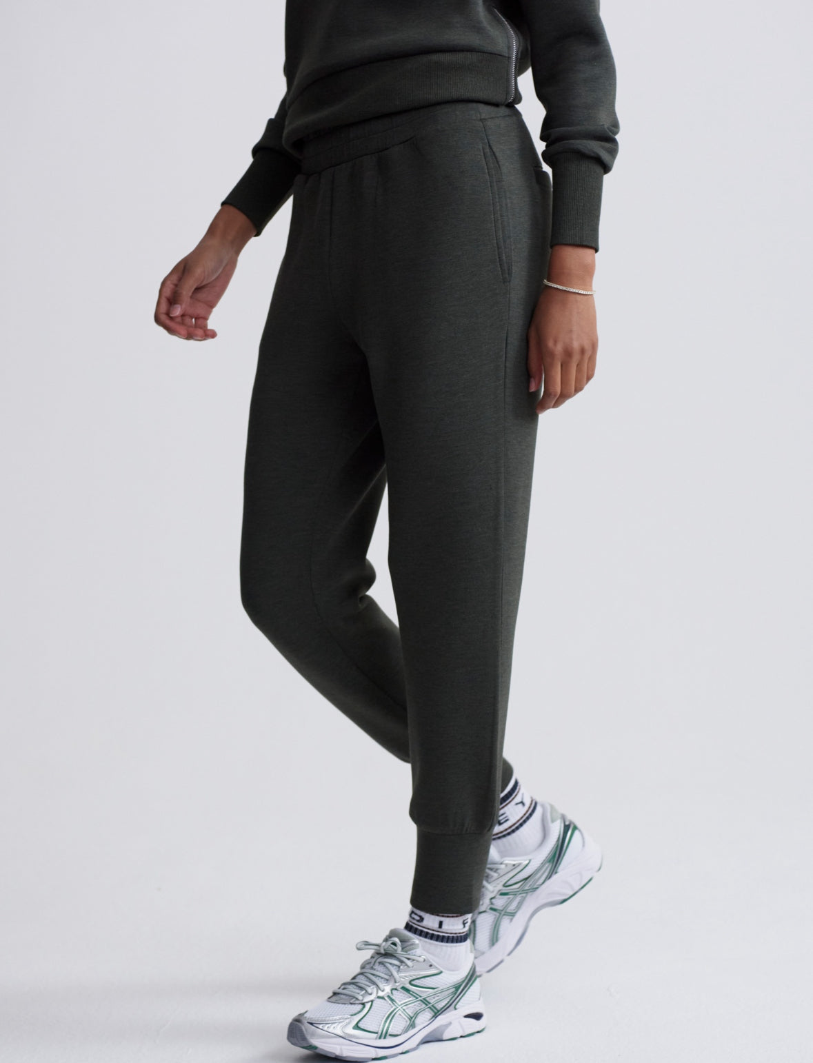 Varley Slim Cuff Pant Olive 27.5' - Stylish In The Saddle