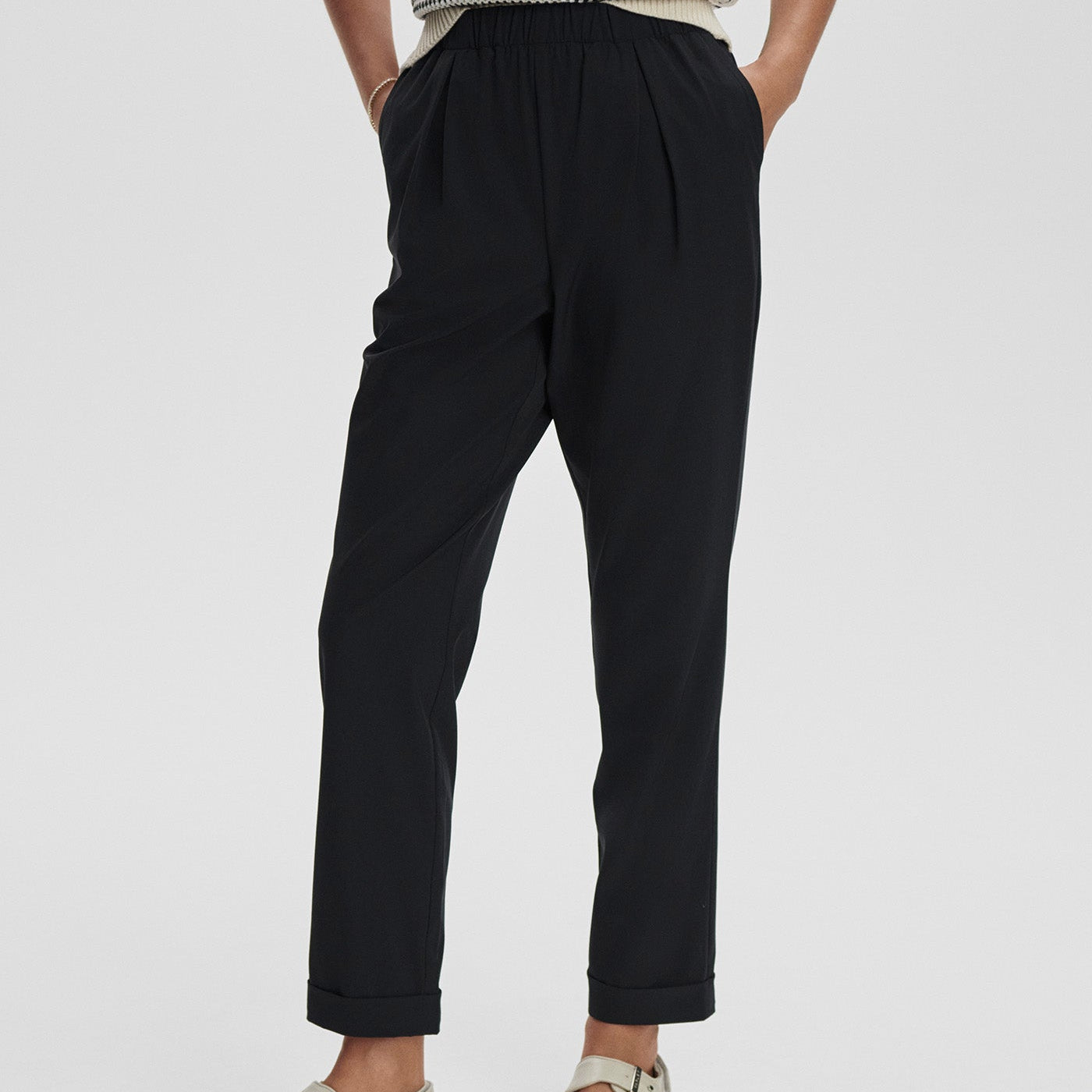 Alana Slim Tapered Cuff Pant 27 - Stylish In The Saddle