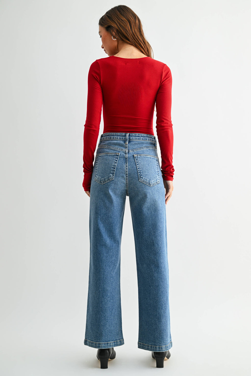 Mid Rise Patch Pocket Wide Leg Jean