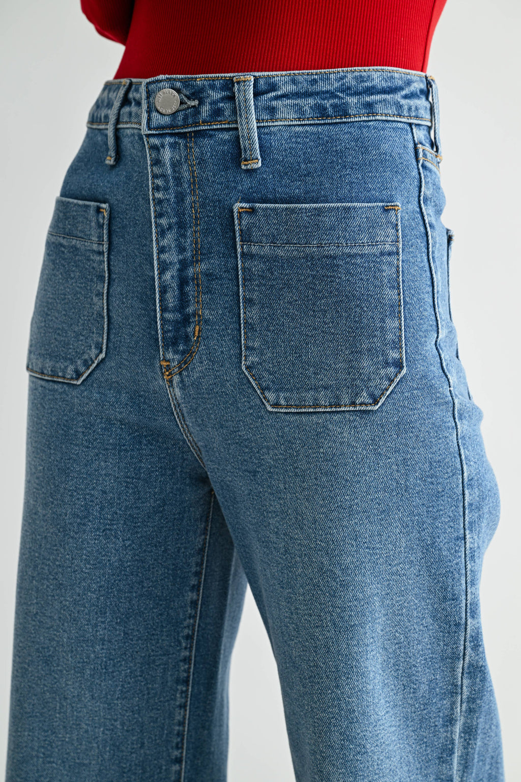 Mid Rise Patch Pocket Wide Leg Jean