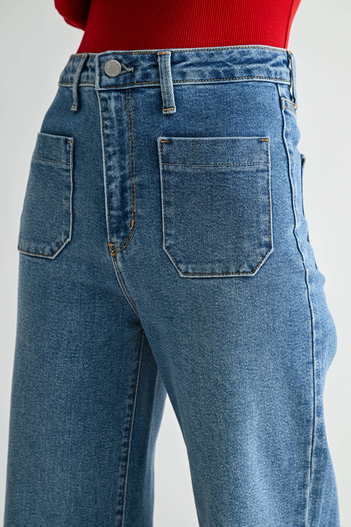 Mid Rise Patch Pocket Wide Leg Jean