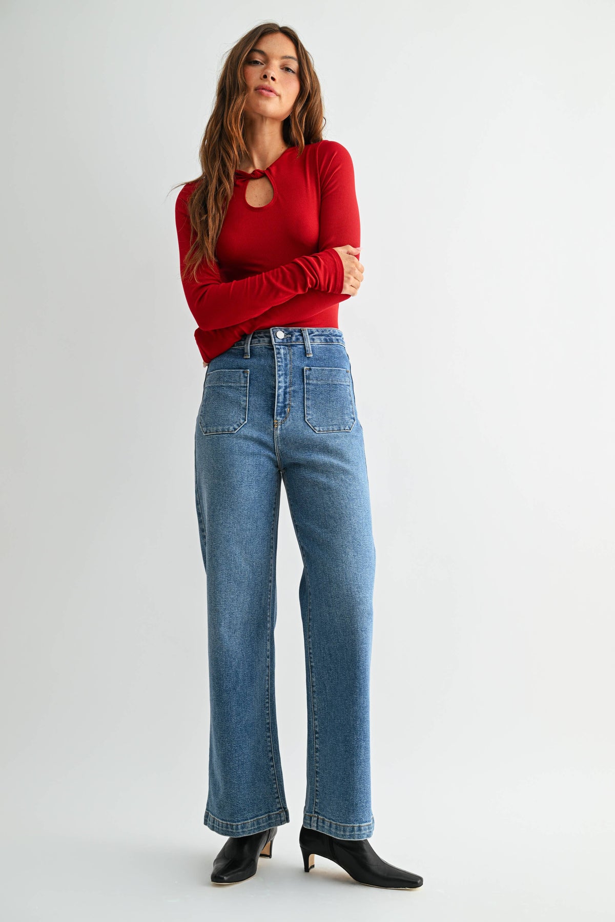Mid Rise Patch Pocket Wide Leg Jean