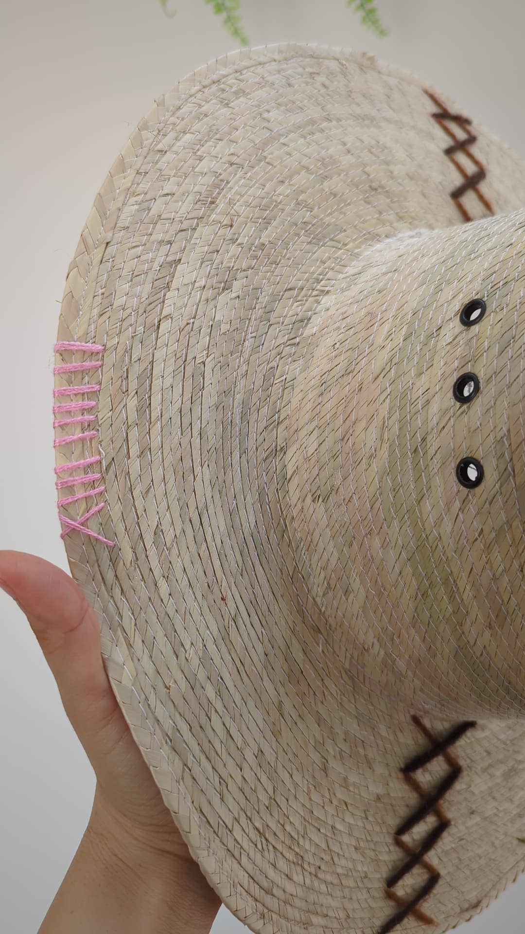 Straw hat with embroidered decoration - Stylish In The Saddle